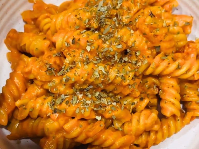 Gigi Hadid Spicy Vodka Pasta (but half the calories)
